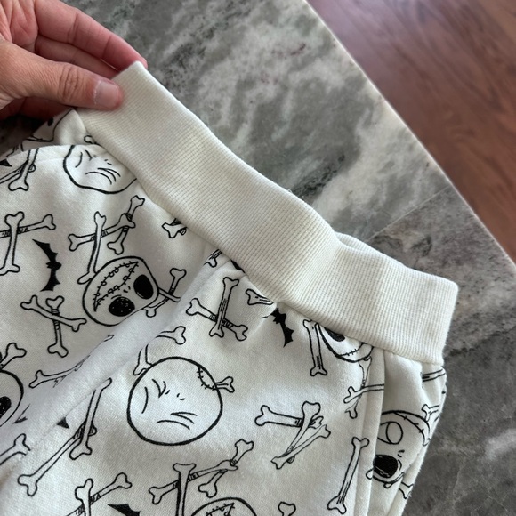 Disneys Nightmare Before Christmas Cream and Black Graphic Apparel - Picture 7 of 7